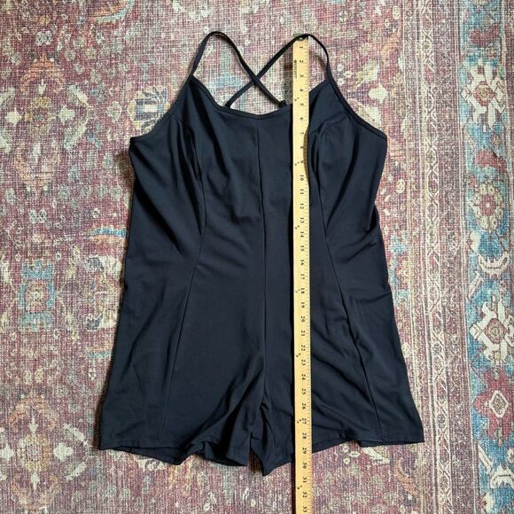 Victoria’s Secret Women’s XXL Black Yoga Strappy Romper shorts 4” inseam - Picture 3 of 9
